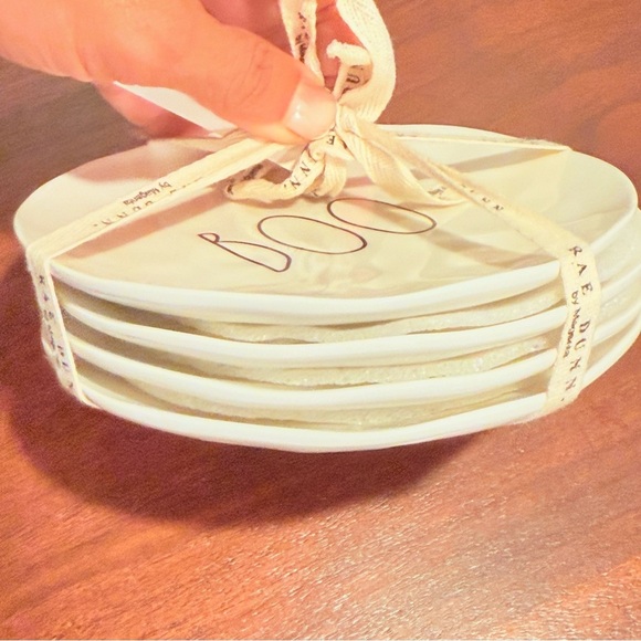 RAE DUNN POTTERY CERAMIC Boo Snack Mini Plates Set of 4 NWT Halloween - Picture 2 of 4